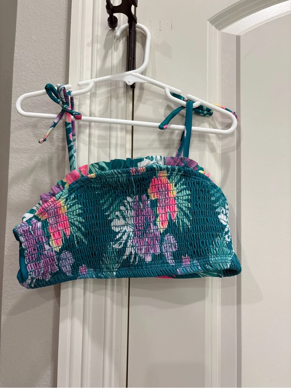 Justice green floral print bikini swimsuit top in girls size Medium 10 GUC